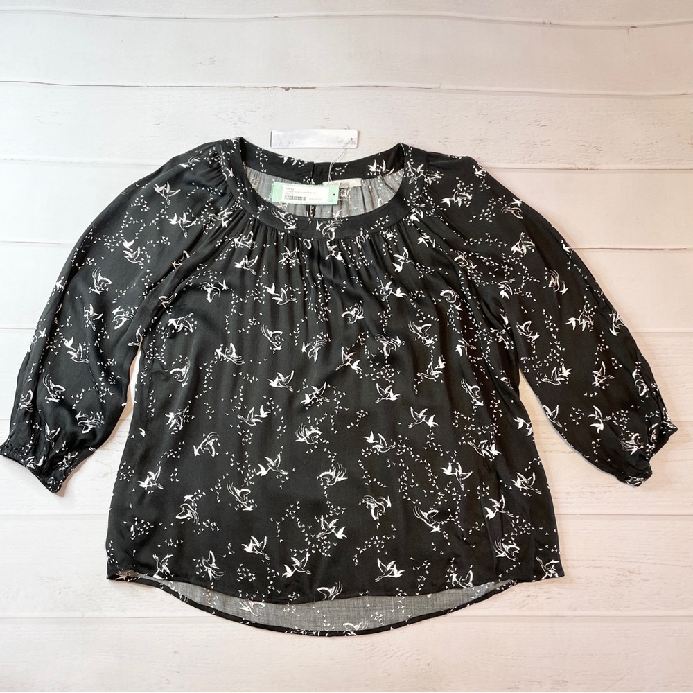 NWT - Women’s Crespi Printed Scoop Neck top
